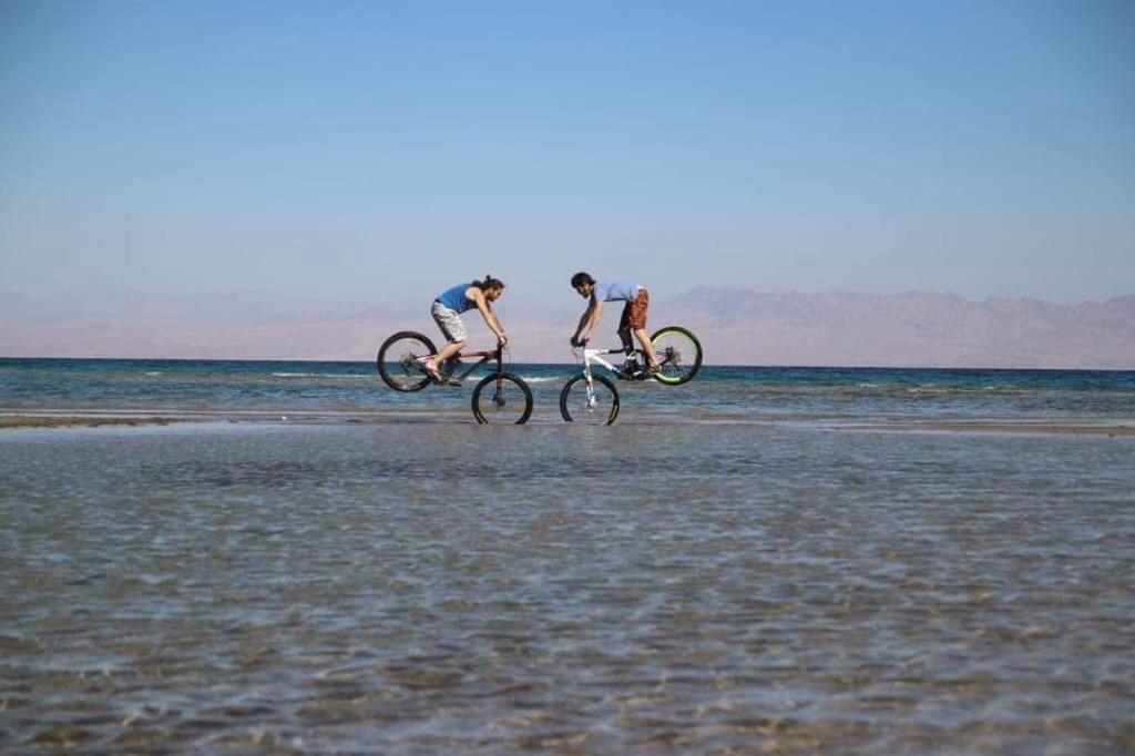 Sebaii Camp السباعى كامب شاطئ الترابين بجوار ويت بالس Albergue Nuweiba` Exterior foto