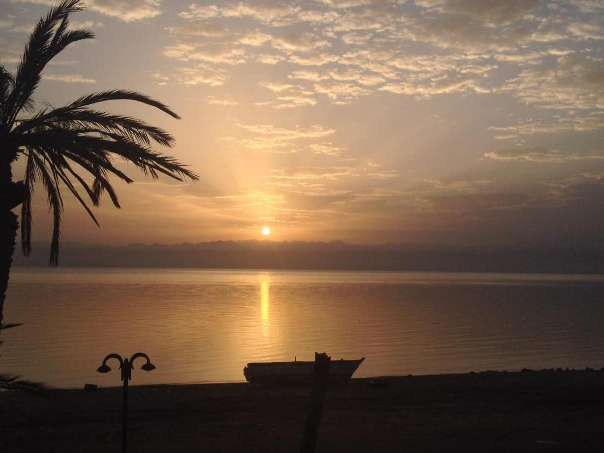 Sebaii Camp السباعى كامب شاطئ الترابين بجوار ويت بالس Albergue Nuweiba` Exterior foto
